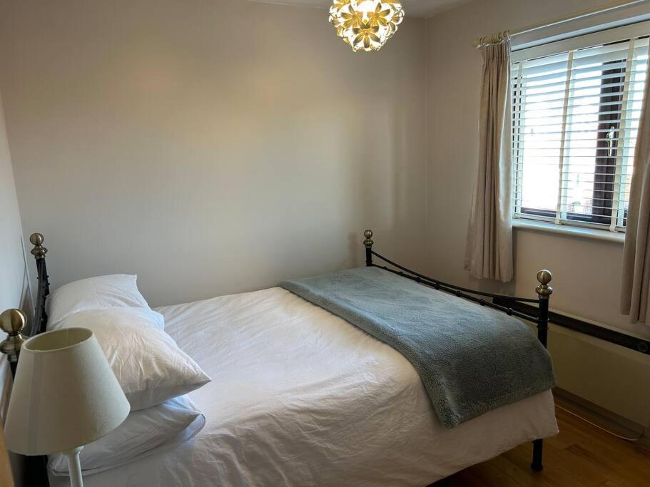 Cosy 2 Bed, Home From Home Haddenham  Exterior photo
