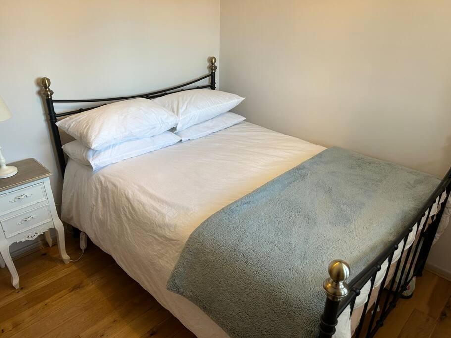 Cosy 2 Bed, Home From Home Haddenham  Exterior photo
