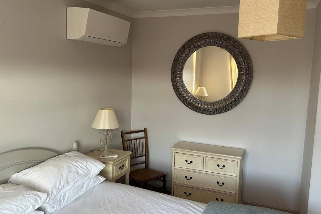 Cosy 2 Bed, Home From Home Haddenham  Exterior photo