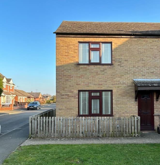 Cosy 2 Bed, Home From Home Haddenham  Exterior photo
